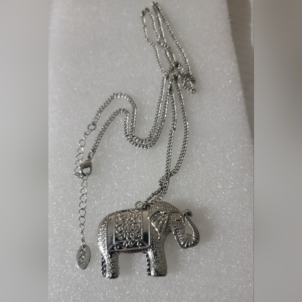 Silver Elephant Pendant Necklace
